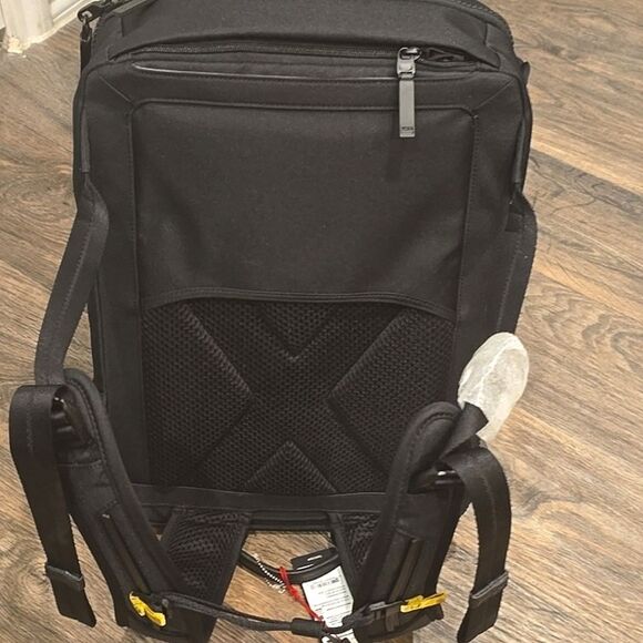 Tumi Tahoe View Splitpack Backpack - Picture 11 of 15